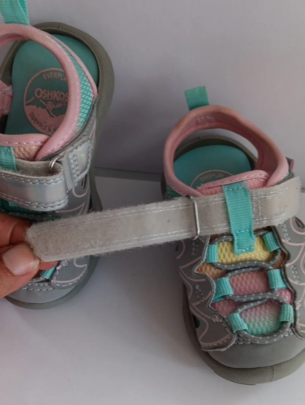 OshKosh B'gosh Martin Girl Toddler sandalsGray, Pink Size 4M Excellent Condition